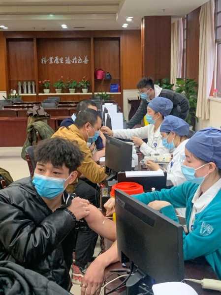 浙江又一地紧急宣布:暂停接种(浙江多地开启新冠疫苗紧急接种)